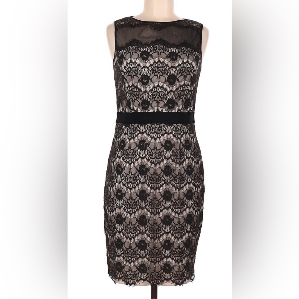 Maggy London - Scallop Floral Lace Sheath Dress. - Picture 2 of 4